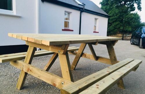 Crosswell Casa | Keanes Country Cottage in The Heart Of The West