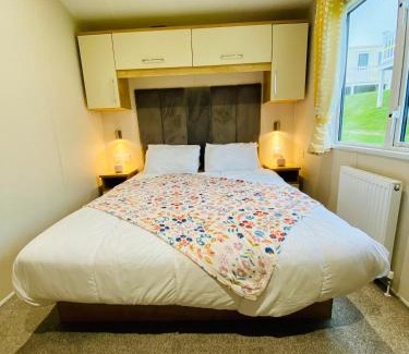 Exmouth Casa | KEATS CHERRY - Cosy Caravan Retreat at Sandy Bay