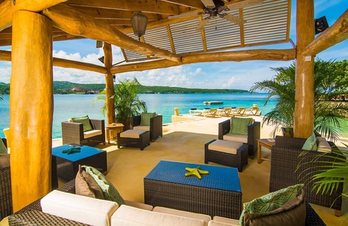 Discovery Bay Villa | Keela Wee on the Beach - lujosa villa privada de 6 dormitorios frente a la playa en Discovery Bay