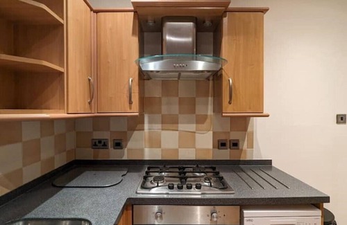 Brentwood Apartamento | Keep it simple and peaceful in this 2-bedroom Brentwood apartment.
