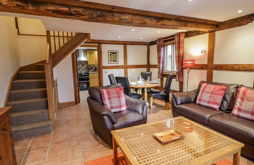 Downton on the Rock Cabaña | KEEPERS COTTAGE, family friendly, with a garden in Leintwardine