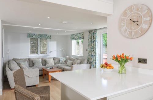 Bugford Casa | Keepers Lodge, Hillfield Village