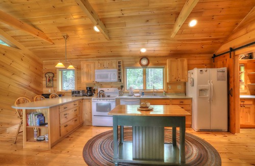 Rangeley Plantation Casa | Keewaydin Lodge - Beautiful home on Mooselookmeguntic Lake
