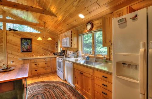 Rangeley Plantation Casa | Keewaydin Lodge - Beautiful home on Mooselookmeguntic Lake