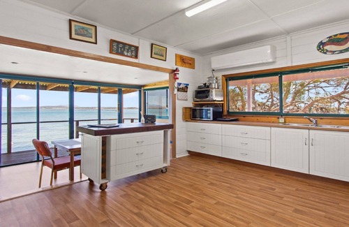 Lake Wangary Casa | Kellidie Bliss is Coffin Bay's Touch of Paradise - Perfect Couples Retreat