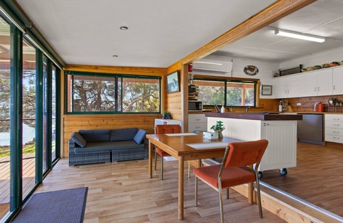 Lake Wangary Casa | Kellidie Bliss is Coffin Bay's Touch of Paradise - Perfect Couples Retreat