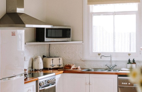 Beechworth Cabaña | Kelly House - right in town yet peaceful