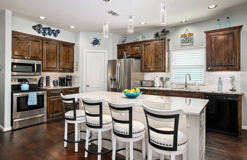 Clear Lake Shores Casa | Kemah Baydreaming! Near Kemah Boardwalk!