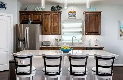 Clear Lake Shores Casa | Kemah Baydreaming! Near Kemah Boardwalk!