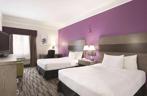 El Lago Hotel | Kemah Edgewater Hotel, SureStay Collection by Best Western