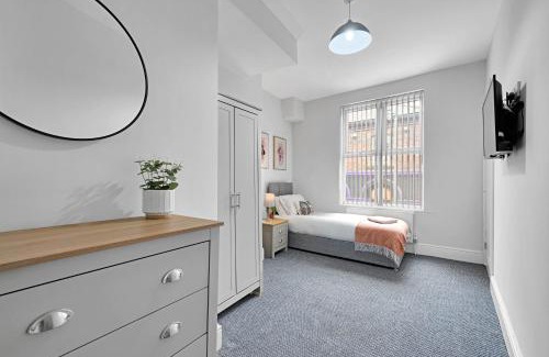 Prescot Casa | Kemble House - Air Host & Stay - 5 Bedroom, 5 Bathroom - Sleeping 10