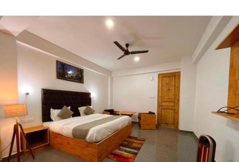 Bullawala Hotel | kempty fall resort