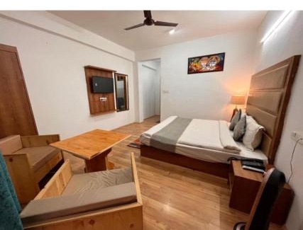 Bullawala Hotel | kempty fall resort