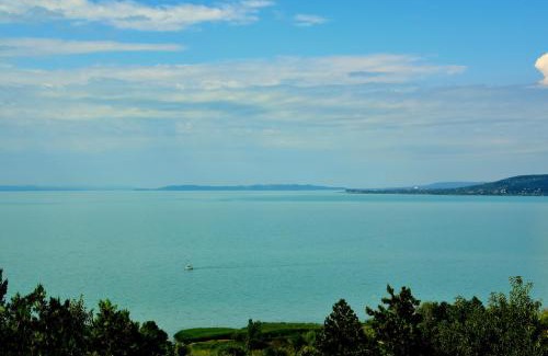 Balatonkenese Apartamento | Kenese Panoráma Apartman