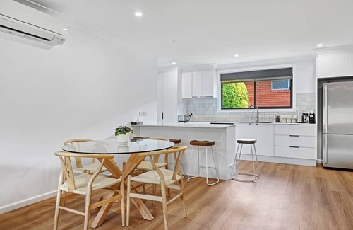 Calare Apartamento | Kenna Villa - Central & Modern, Pets Allowed