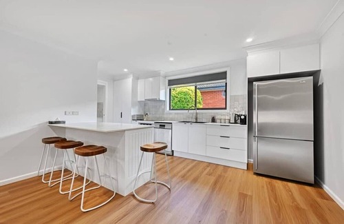 Calare Apartamento | Kenna Villa - Central & Modern, Pets Allowed