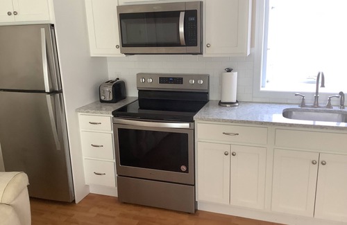 Kennebunk Apartamento | Amplia suite de 2 habitaciones, cómoda, a poca distancia de Kennebunkport.