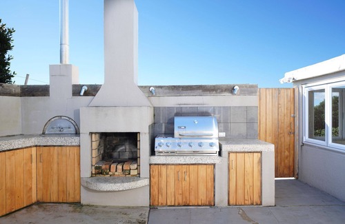 Surfdale Casa | Kennedy Point Vineyard Estate