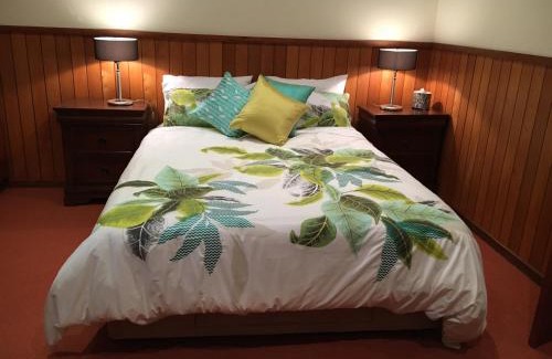 Old Reynella Casa | Kentia Palms