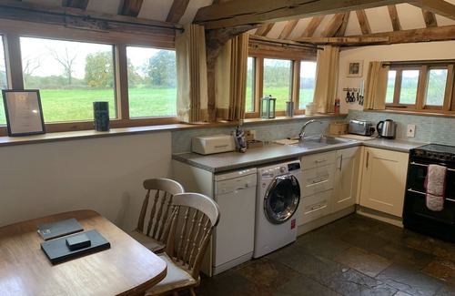 Hollingbourne Cabaña | Kentish Oast, Cottage and Barn in stunning private grounds with swimming pool