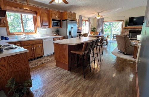 Dover Casa | Kentucky Lakefront: 6-Star Sunset Views & Private Decks 4 BR, Kayaks Boat Access