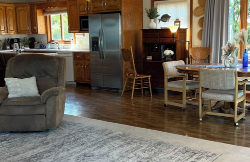 Dover Casa | Kentucky Lakefront: 6-Star Sunset Views & Private Decks 4 BR, Kayaks Boat Access