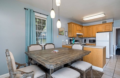 Almo Condominio | Kentucky Lakefront Condo with Spectacular View ~ 2 Bedroom, 1 Bath ~ Covered Deck