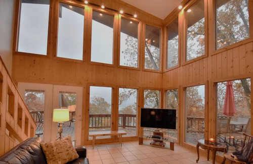 New Concord Chalet De Esquí | Kentucky Lakefront Chalet / Near Murray Ky & Paris Landing Area / W Hot Tub n Dock