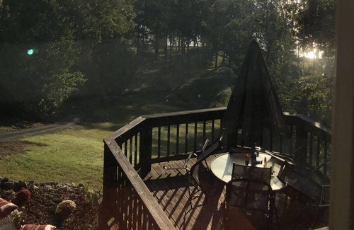 New Concord Chalet De Esquí | Kentucky Lakefront Chalet / Near Murray Ky & Paris Landing Area / W Hot Tub n Dock