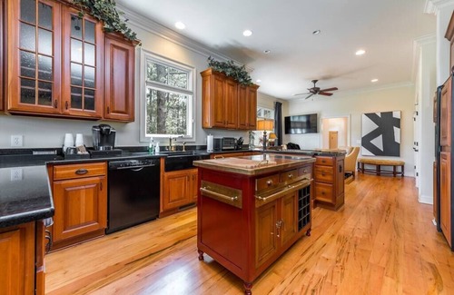 Lemon Springs Villa | Kenwood Villa - Spectacular Golf Views - Sleeps 22