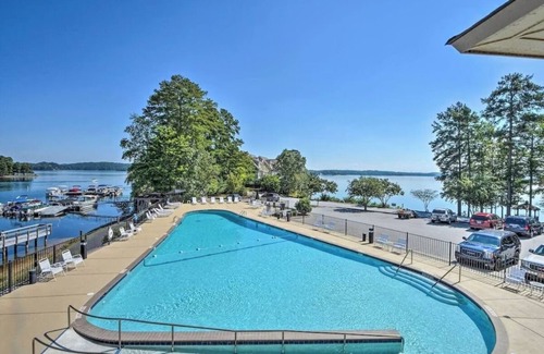 Salem Condominio | Keowee Key Condo - Brand New on Rental Market - Tall Ship Dr. - Clipper Building