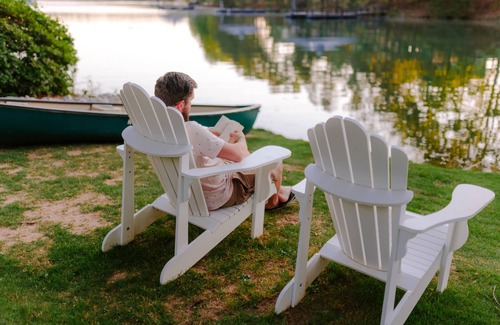 Saxony Forest Casa | Keowee Lakefront dock, canoe, kayaks, and more!