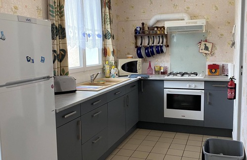 Cherrueix Casa | Gîte Ker Evan-Baño con ducha-Casa-Vista al Jardín