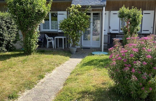 Cherrueix Casa | Gîte Ker Evan-Baño con ducha-Casa-Vista al Jardín
