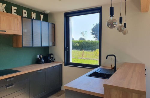 Kerlouan Casa | Ker-Ny direct beach access, feet in the water, 4 people