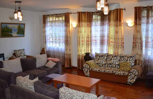 Karen Hotel | Kerarapony House