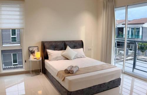 Bandar Bera Casa | Kerayong and Triang Cozy Landed 4 or 5 Rooms 12 to16 pax