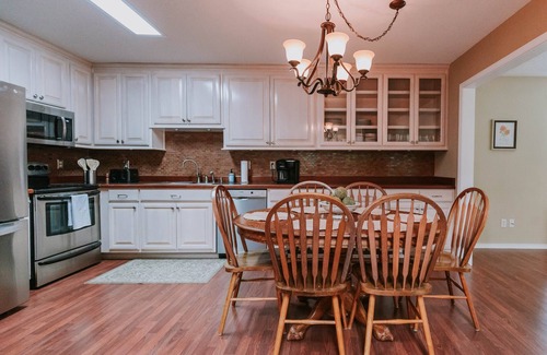 Ocean Springs Casa | Keri Cove - close to beach & downtown Ocean Springs! Includes golf cart!!!