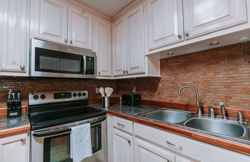 Ocean Springs Casa | Keri Cove - close to beach & downtown Ocean Springs! Includes golf cart!!!