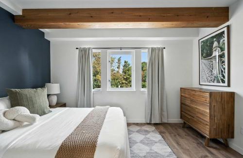 Kerns Casa | Kerns 6BR Gem - New Build Spanish Flair