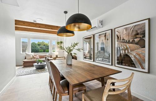 Kerns Casa | Kerns 6BR - New Spanish Style Group Stay