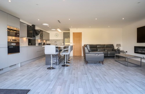 Llanasa Cabaña | KERRY COTTAGE, pet friendly, country holiday cottage in Talacre