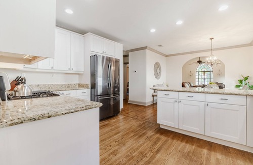 Kessler Casa | Kessler Park Retreat - Walking distance to Bishop Arts District