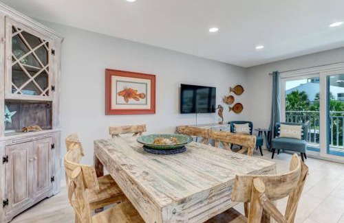 Fernandina Beach Casa | Ketch Courtyard Condo - Oceanview Balcony - Pool - Steps from the Beach
