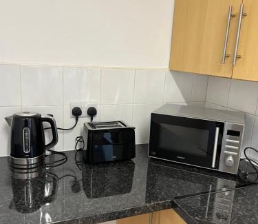 Kettering Casa | Kettering Service Accomodation 2BRH FreeParking Wifi Smart TV Tea & coffee