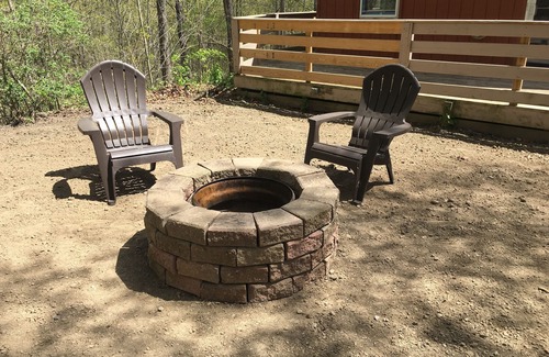 Penn Yan Cabina | Keuka Hydaway Cabaña con Encanto en un entorno tranquilo