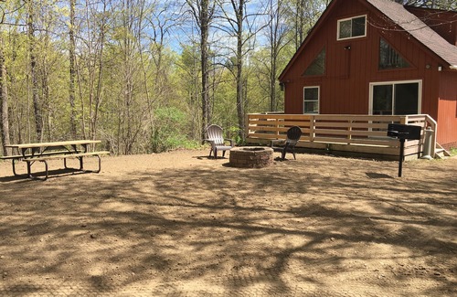 Penn Yan Cabina | Keuka Hydaway Cabaña con Encanto en un entorno tranquilo