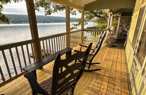 Town of Jerusalem Casa | Keuka Lake Dockside Retreat
