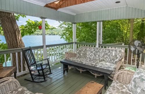 Town of Jerusalem Casa | Keuka Lake Dockside Retreat