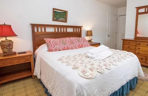 Town of Jerusalem Casa | Keuka Lake Dockside Retreat